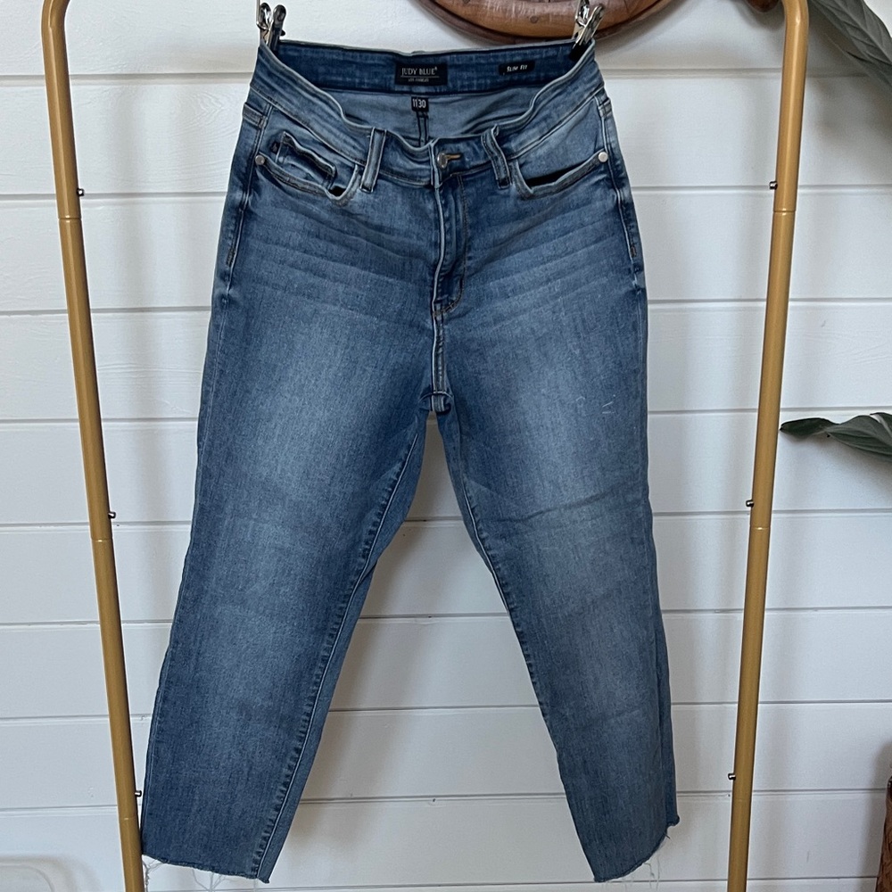 Judy Blue Dark Wash Cropped Jeans